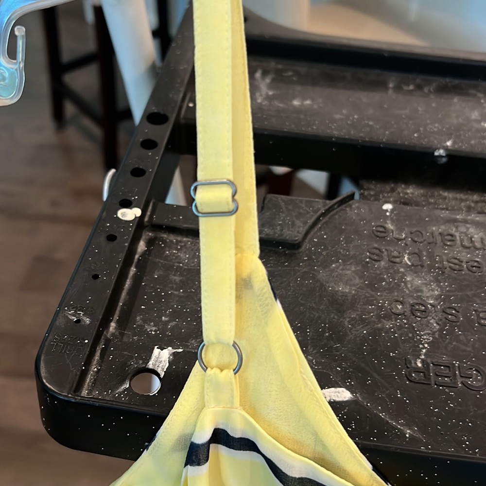 Cabi Top - Picture 5 of 5